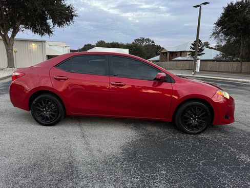 Used 2018 Toyota Corolla LE image 10