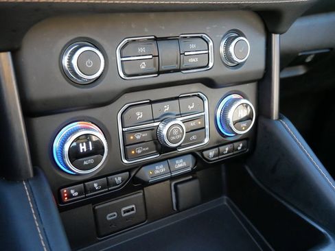 Used 2023 GMC Yukon AT4 w/ Max Trailering Package image 21