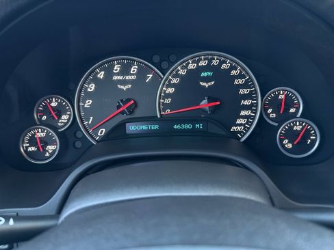 Used 2010 Chevrolet Corvette Convertible w/ Preferred Equipment Group RWD image 33