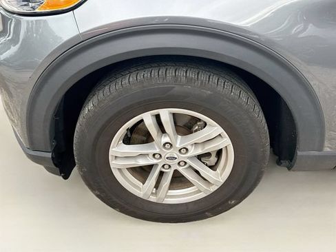 Used 2024 Ford Explorer XLT AWD/4WD image 31