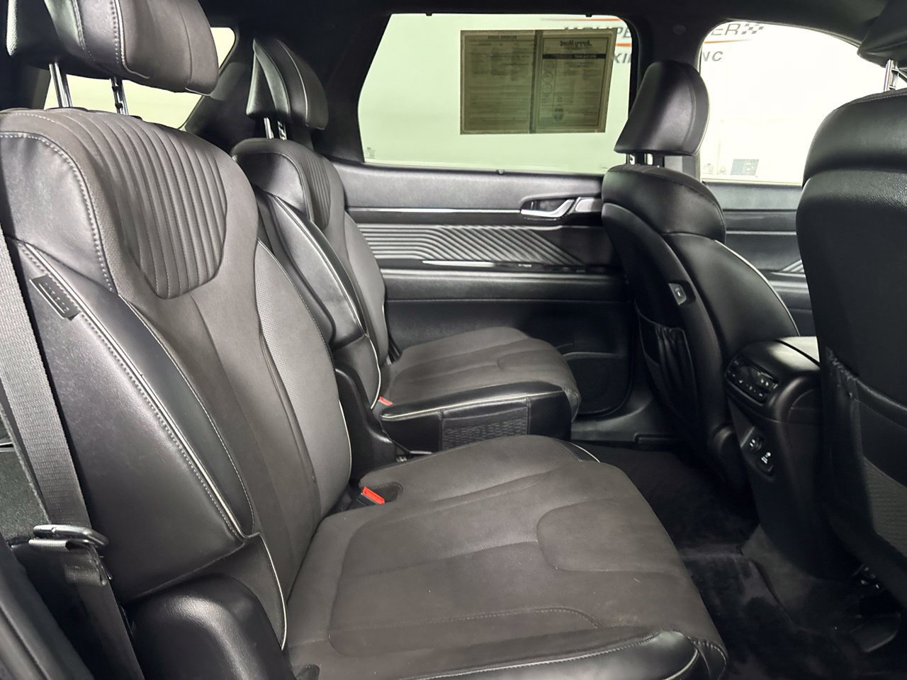 Used 2025 Hyundai Palisade Calligraphy AWD/4WD image 32