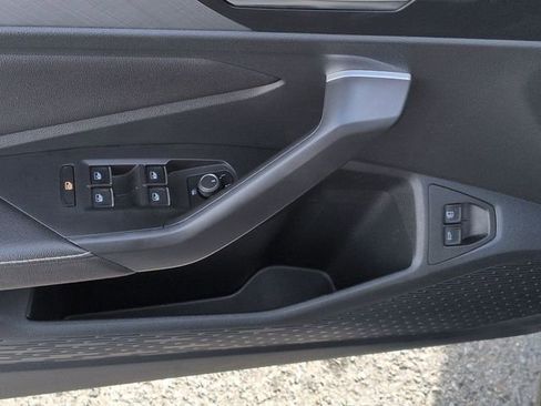 Used 2024 Volkswagen Jetta SE image 14