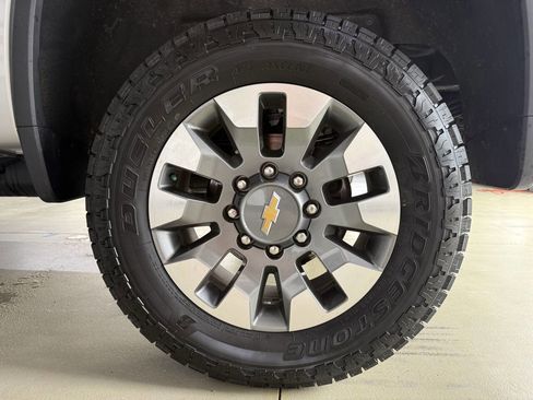 Used 2022 Chevrolet Silverado 3500 LT w/ Convenience Package AWD/4WD image 32
