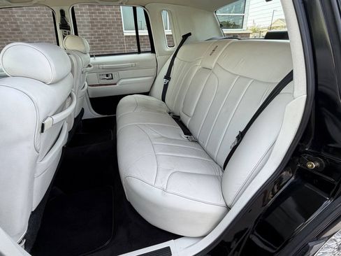 Used 1994 Lincoln Town Car Signature RWD image 30