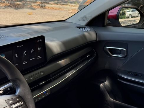 Used 2025 Kia K4 FWD image 32