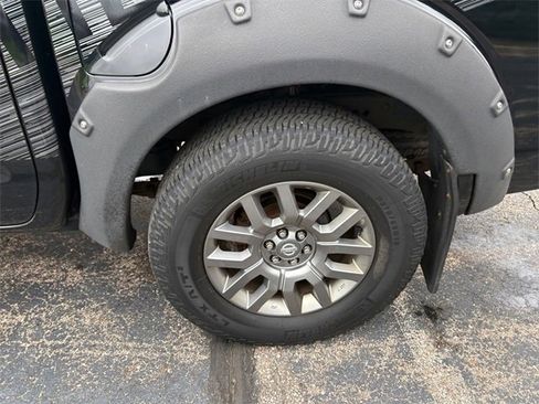 Used 2012 Nissan Frontier SV w/ Sport Appearance Pkg image 17