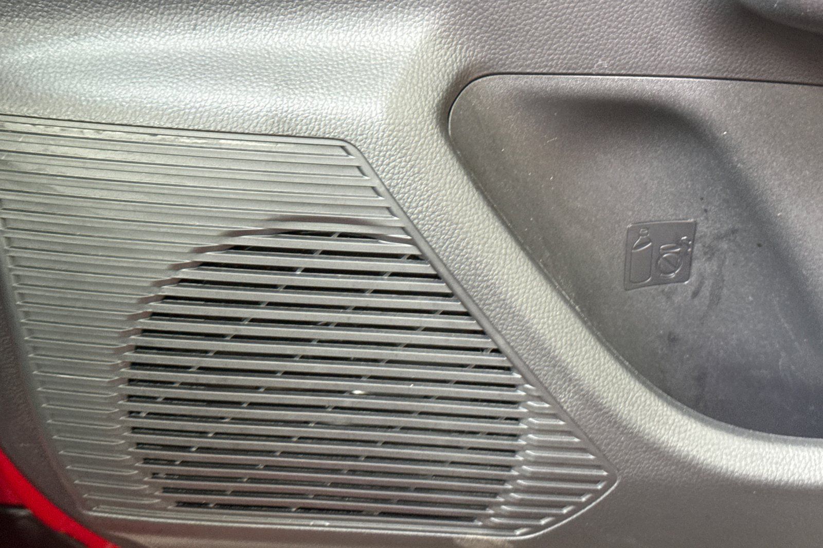 Used 2025 Toyota Prius LE FWD image 21