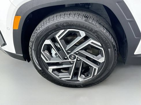Used 2025 Hyundai Tucson Limited AWD/4WD image 32
