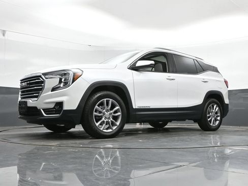 Used 2024 GMC Terrain SLT w/ Infotainment Package II AWD/4WD image 44