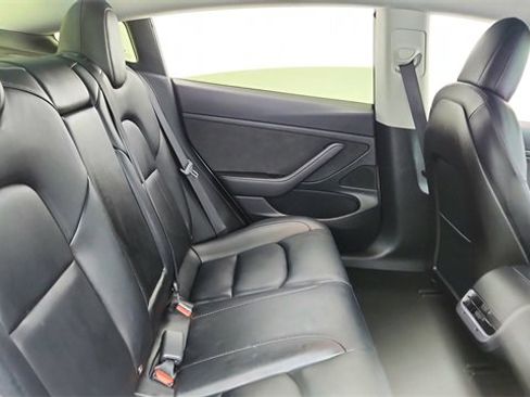 Used 2020 Tesla Model 3 Standard Range Plus image 23