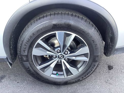 Used 2023 Nissan Murano SV image 7