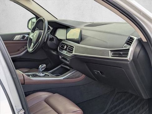 Used 2020 BMW X7 xDrive40i w/ Executive Package image 23