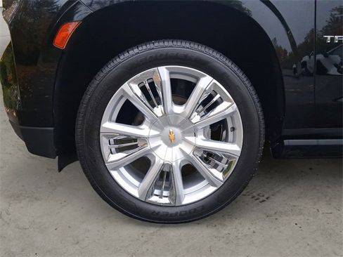 Used 2021 Chevrolet Tahoe High Country w/ Premium Package image 14
