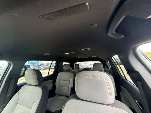 Used 2026 Chevrolet Traverse LT w/ Driver Confidence Package FWD image 19