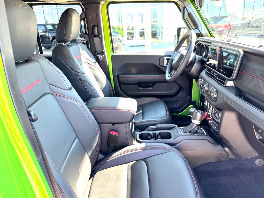Used 2025 Jeep Gladiator Rubicon w/ Convenience Group AWD/4WD image 27