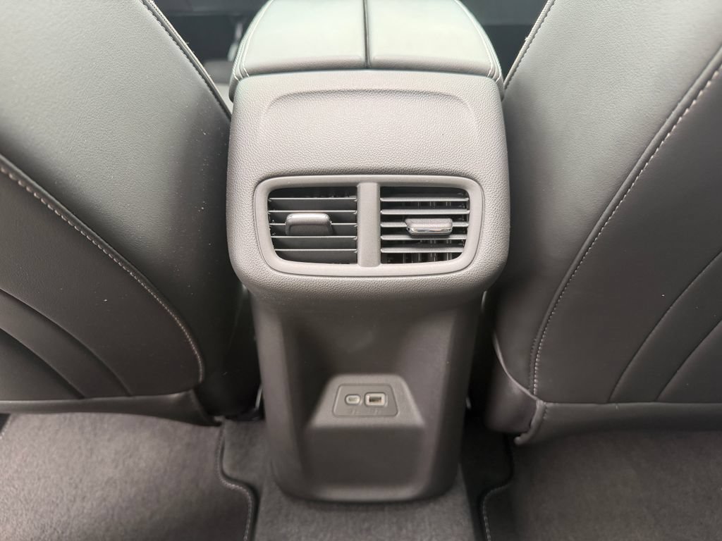 Used 2021 Buick Envision Essence w/ Sport Touring Package AWD/4WD image 33