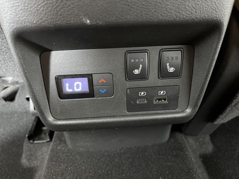 Used 2021 Nissan Rogue Platinum FWD image 42