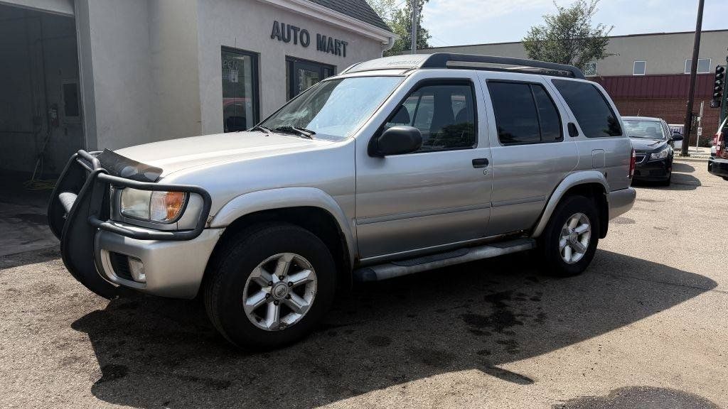 Used 2003 Nissan Pathfinder SE AWD/4WD image 2