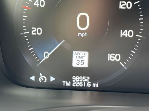 Used 2020 Volvo S60 T5 Momentum FWD image 24