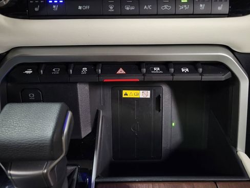 Used 2023 Toyota Tundra Capstone AWD/4WD image 18