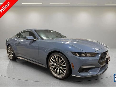 Used 2025 Ford Mustang Premium image 1