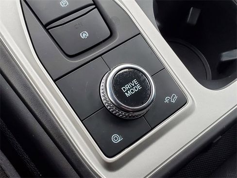 Used 2023 Ford Explorer XLT image 24