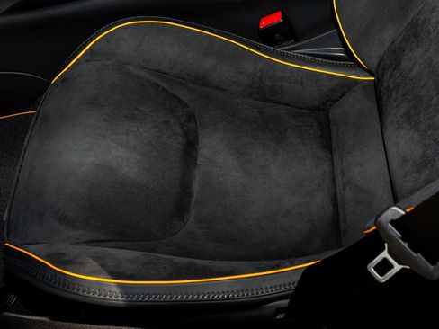 Used 2024 McLaren Artura RWD image 57