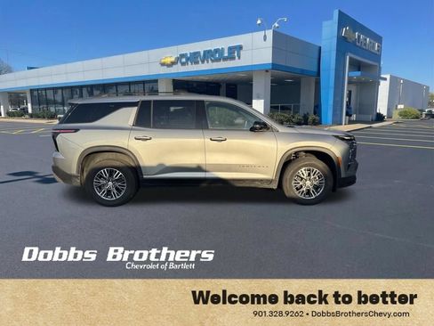 Used 2026 Chevrolet Traverse LT w/ Driver Confidence Package FWD image 9