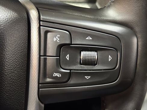 Used 2024 GMC Yukon XL Denali image 30