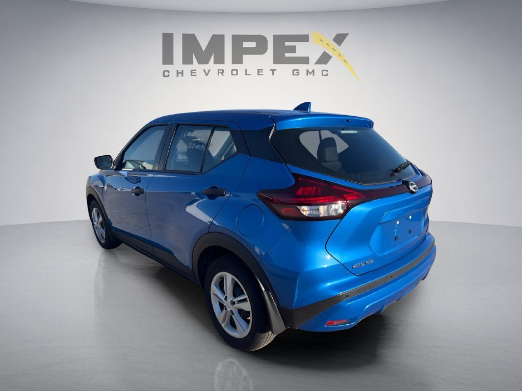 Used 2023 Nissan Kicks S FWD image 3
