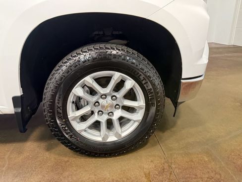 Used 2023 Chevrolet Silverado 1500 LT AWD/4WD image 85