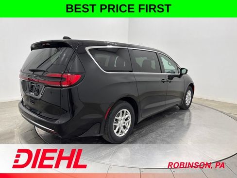 New 2027 Chrysler Pacifica Select w/ Family Tech Group FWD image 7