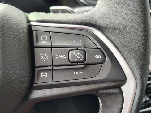 New 2025 Jeep Grand Cherokee L Altitude image 17