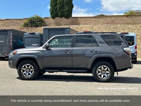 Used 2022 Toyota 4Runner TRD Off-Road Premium w/ Moonroof Package AWD/4WD image 3