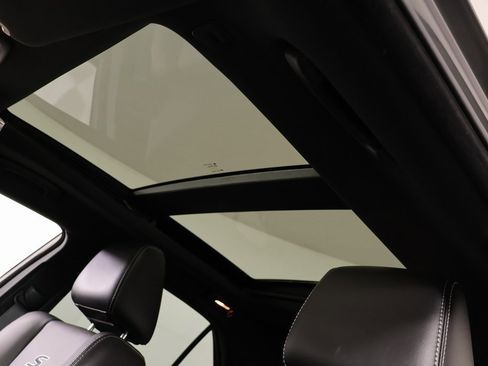 Used 2023 Chrysler 300 S w/ Comfort Group image 16