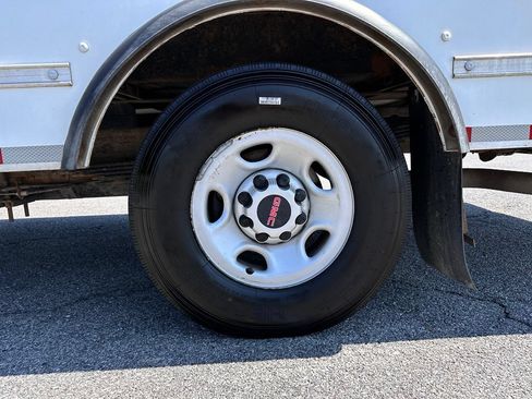 Used 2020 GMC Savana 3500 w/ Power Convenience Package RWD image 32
