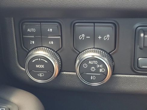 Used 2023 GMC Yukon AT4 w/ AT4 Premium Plus Package image 23