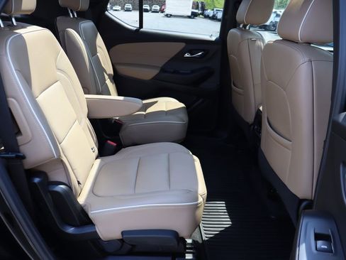 Used 2022 Chevrolet Traverse Premier AWD/4WD image 23
