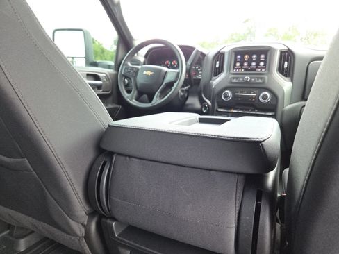 Used 2025 Chevrolet Silverado 2500 Custom w/ Custom Convenience Package AWD/4WD image 25