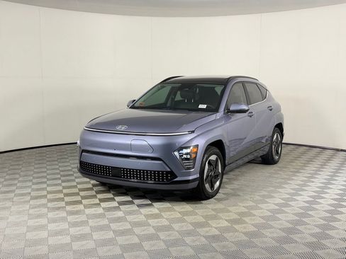 Used 2024 Hyundai Kona Limited image 3