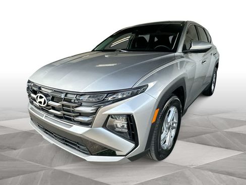 Used 2025 Hyundai Tucson SE FWD image 1