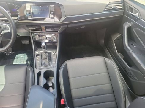 Used 2023 Volkswagen Jetta SE image 14