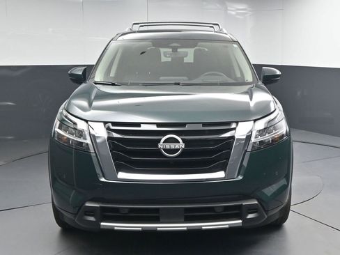 Used 2024 Nissan Pathfinder Platinum w/ Lighting Package (N93) AWD/4WD image 2
