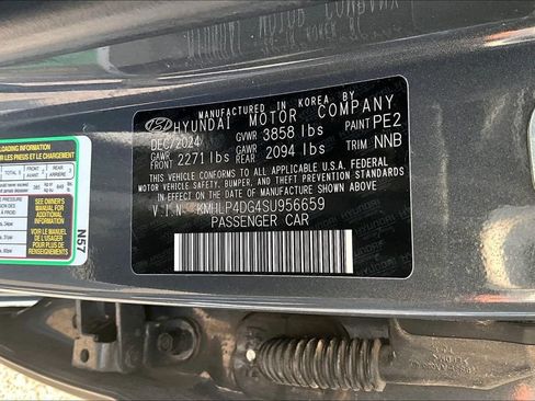 Used 2025 Hyundai Elantra Limited FWD image 35