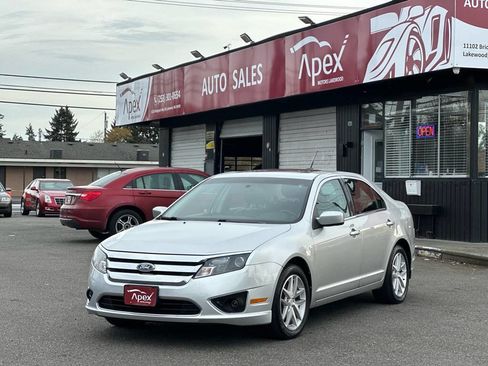 Used 2011 Ford Fusion SEL w/ Moons & Tunes Pkg FWD image 2