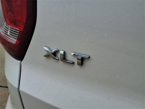 Used 2018 Ford Explorer XLT w/ Equipment Group 202A image 30