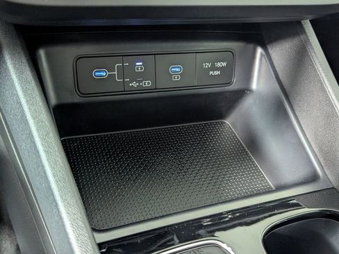 Certified 2025 Hyundai Tucson SE FWD image 24