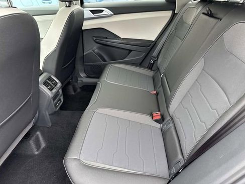 New 2026 Volkswagen Taos SE AWD/4WD image 10