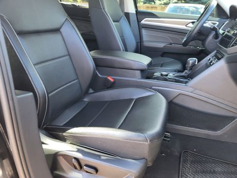 Used 2022 Volkswagen Atlas SEL image 16