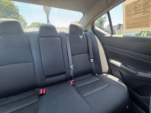 Used 2025 Nissan Altima 2.5 SV FWD image 38